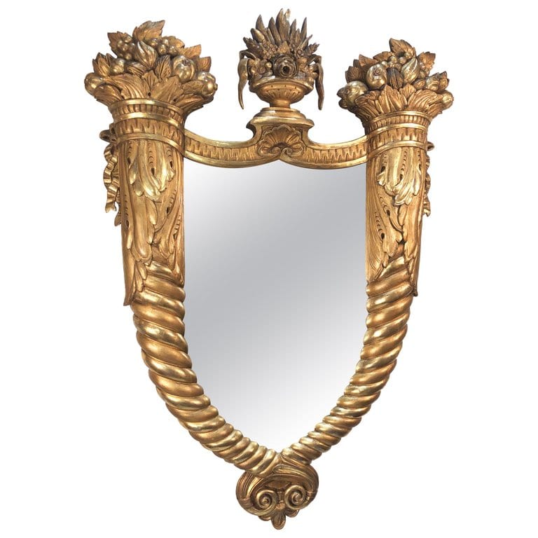 Early 19th Century American Federal Gilt Wood Mirror