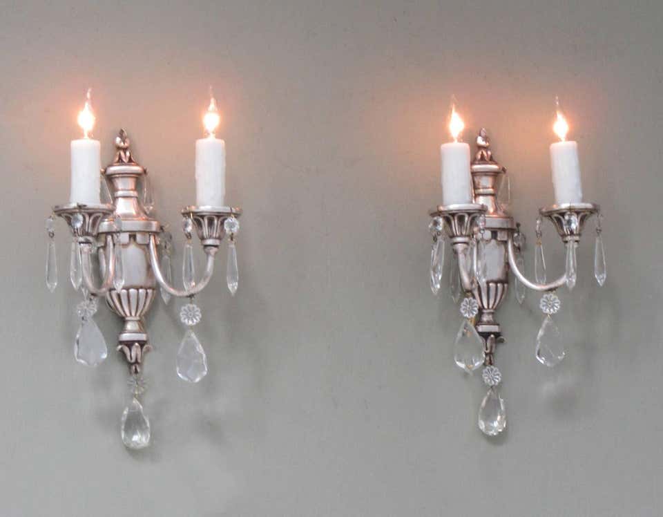 Early 20th Century Italian Neoclassical Silvered Bronze Urn and Crystal Sconces - Image 4