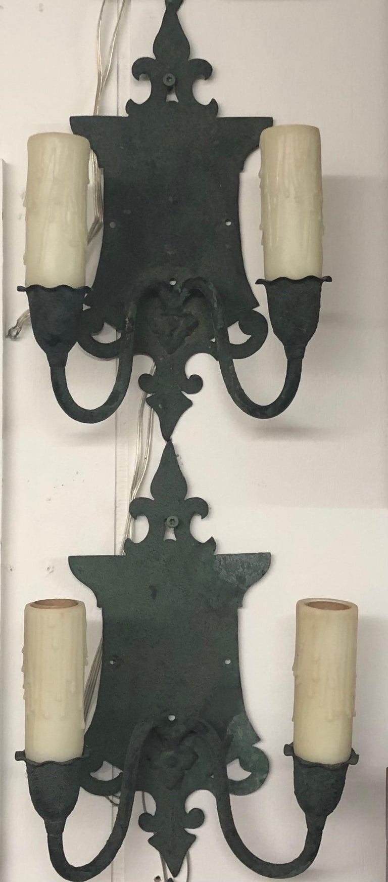 Four English Arts and Crafts Verde Brass Sconces, Early 20th Century - Image 2